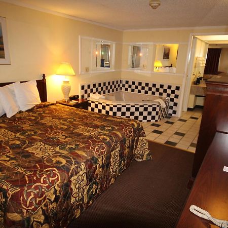 Rodeway Inn & Suites Saginaw Værelse billede